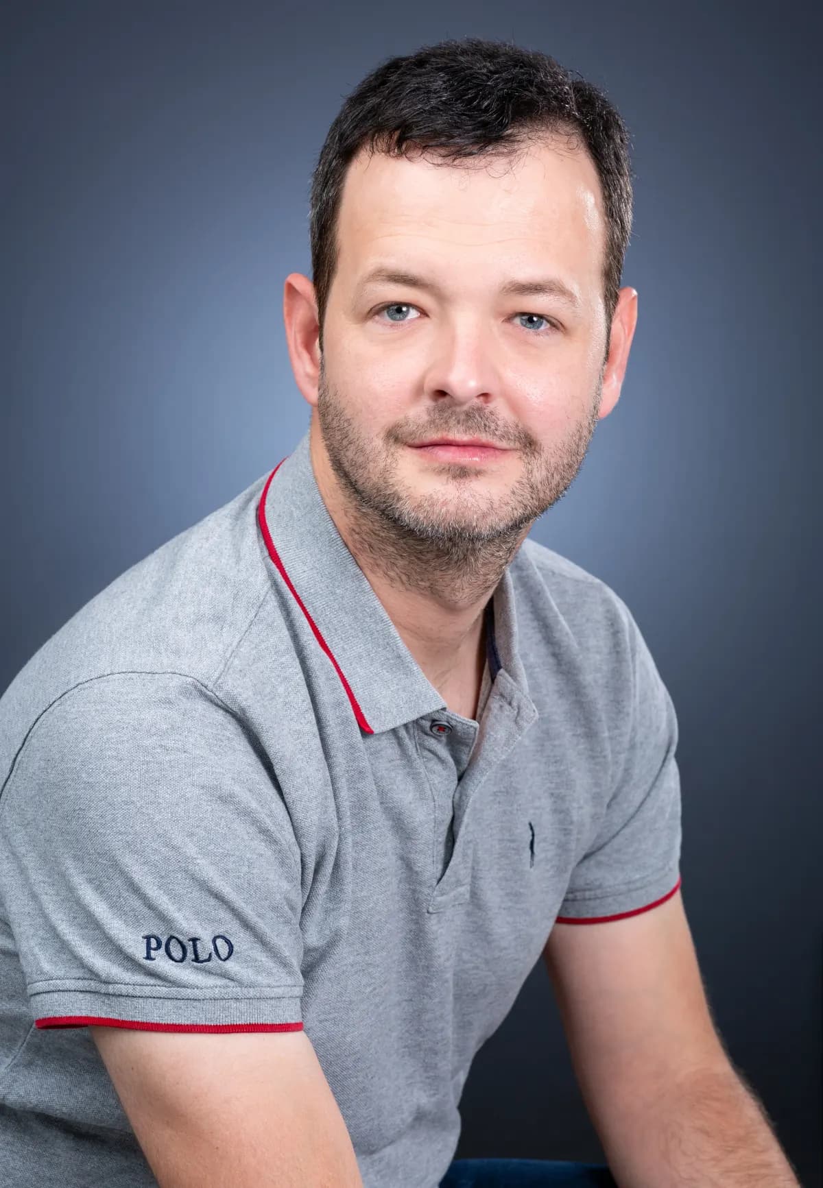 Lionel Pinkhard, fundador de Digital Serpents — fotografía real al momento del lanzamiento.